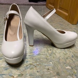 WHITE PLATFORM HEELS